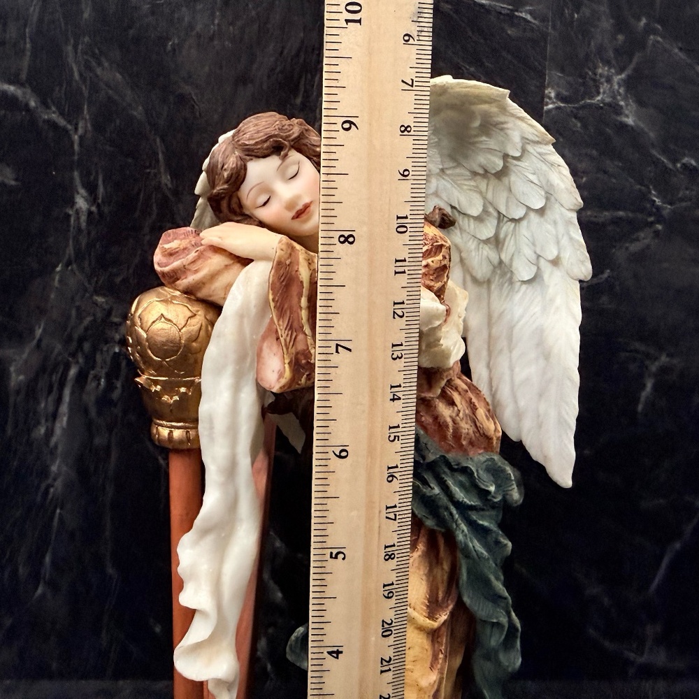Angel Resting on Harp Figurine - Picture 15 of 16